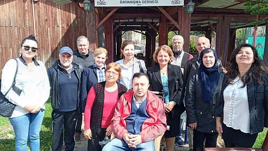 Engelli derneklerini ziyaret ettiler