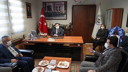 Akp İlçe Yönetiminden Başkan Tokat'a ziyaret