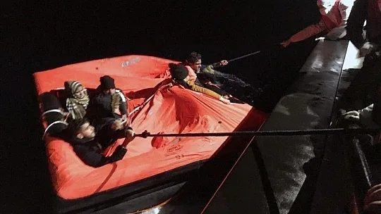 9 düzensiz göçmen kurtarıldı