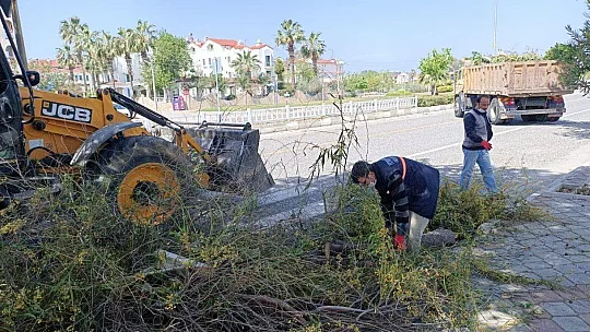 Fırtına Yıktı Geçti