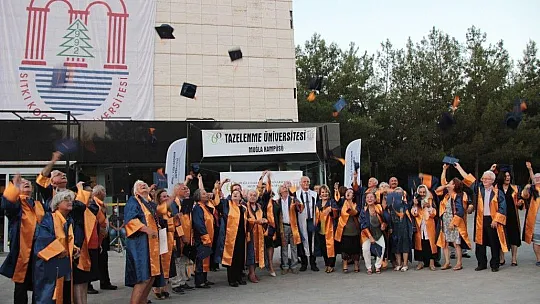93 yaşında mezun oldu