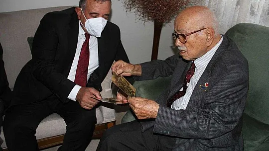94 Yaşındaki Kore Gazisini Sevindiren Ziyaret