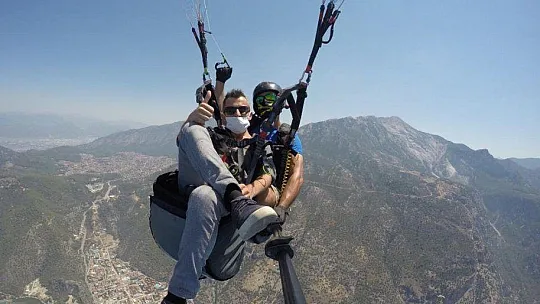 GAZETECİLER GÜNÜNÜ, GÖKYÜZÜNDE KUTLADILAR 