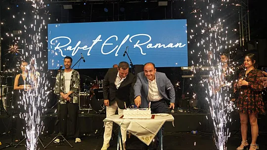 Başkan Akdenizli ve Rafet El Roman'a Doğum Günü Sürprizi