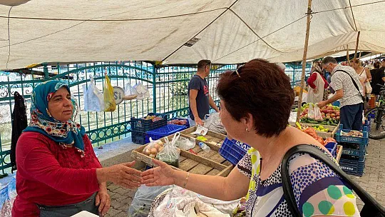 BAŞKANLARDAN PAZAR ESNAFINA ZİYARET