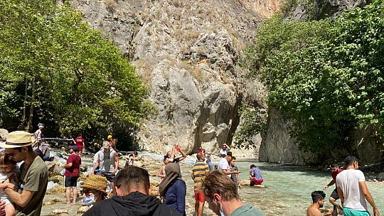 SAKLIKENT'İ BAYRAMDA 23 BİN KİŞİ ZİYARET ETTİ