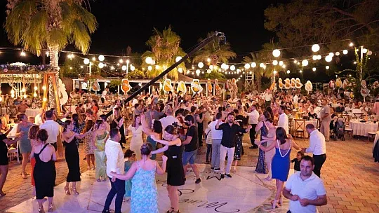 Mine Soydemir ile Mustafa Amaç rüya gibi bir düğünle dünya evine girdi