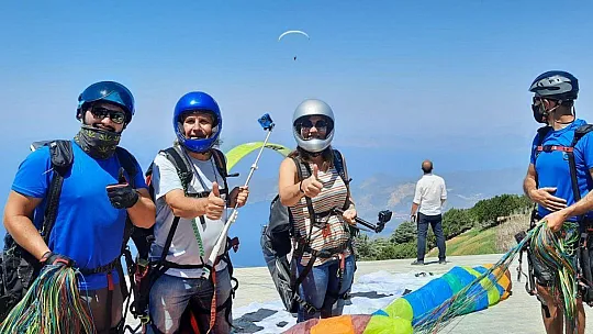 GAZETECİLER GÜNÜNÜ, GÖKYÜZÜNDE KUTLADILAR 