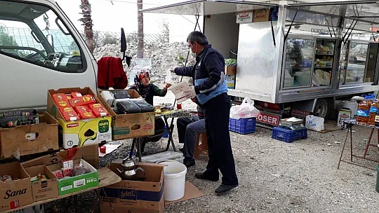 Seydikemer Belediyesinden Pazarcılara Maske Desteği