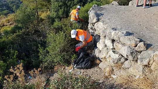 Kayaköy'de Çevre Temizliği Yaptılar