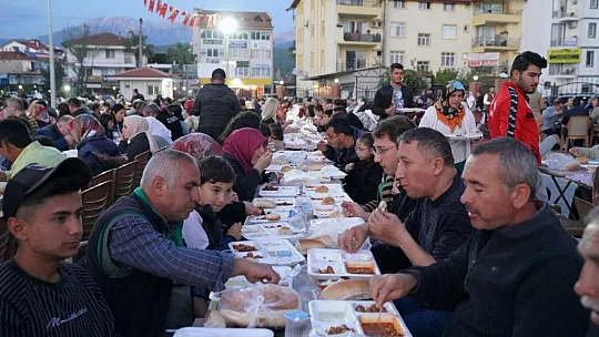 Kadir Gecesi'ne özel iftar programı düzenledi
