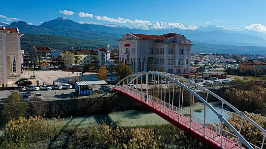 SEYDİKEMER'DE YAYA KÖPRÜSÜ AÇILDI