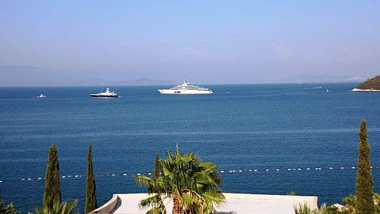 Abramoviç'in Bodrum sefası sürüyor
