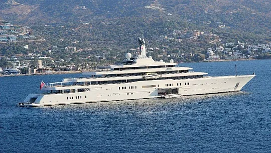 Abramoviç'in yatı limanlara bile sığmadı