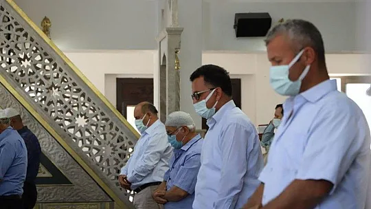 Gerişburnu Şehitler Camii'nde ilk cuma namazı kılındı