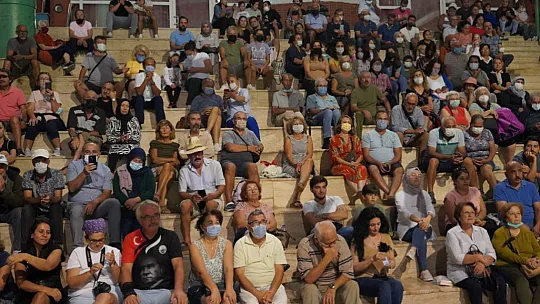 Barış İnce ve Latife Tekin, Fethiye'de buluştu