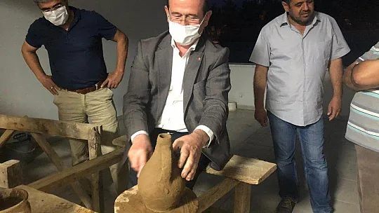 Öztürk, 'Halkımızın sorunlarına çözüm bulmak için geldik'