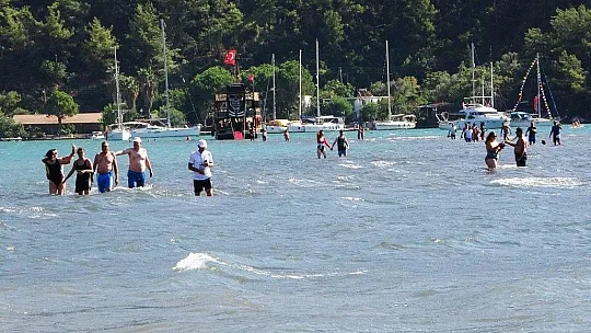Afet bölgesine yerli turist desteği