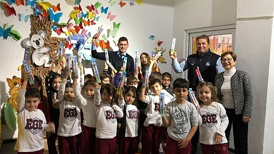 12 Bin 500 Öğrenciye Diş Fırçası ve Macunu Dağıtılıyor