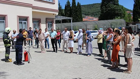 Muğla İl Müdürlüğü personellerine yangın eğitimi verdi