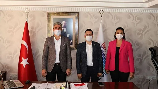 AK Parti heyeti Başkan Oktay ile görüştü