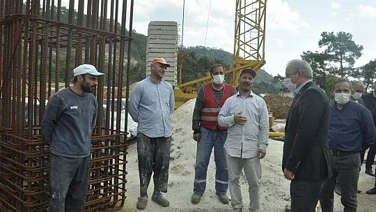 AK Parti İl Yönetimi hastane inşaatında incelemelerde bulundu