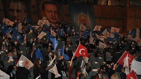 Doğru, 'Hedefimiz siyasete kadın elinin daha çok değmesi'