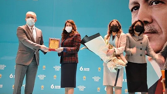 Doğru, 'Hedefimiz siyasete kadın elinin daha çok değmesi'