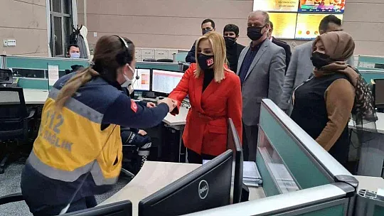 Ak Parti Muğla Milletvekili Gökcan, yeni yıla 112 Acil Çağrı Merkezi'nde girdi