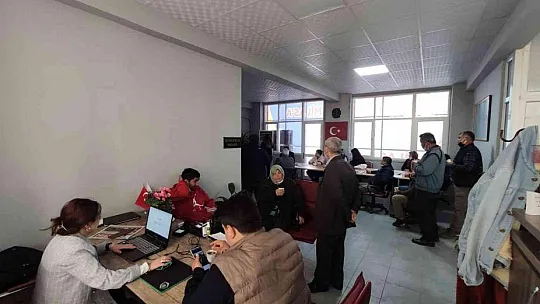 AK Parti'nin 'Halk Günü' yoğun geçiyor