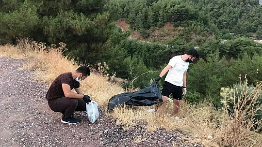 AK Partili gençler Marmaris'te çevre temizliği yaptı