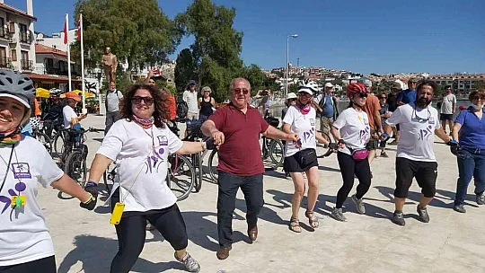 Akdeniz'den Ege'ye yürüyüp testilerle su taşıdılar