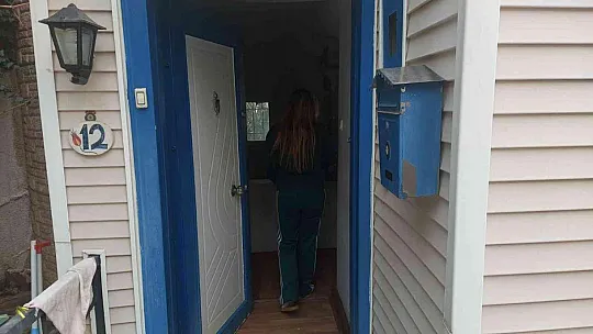 Akrep Nalan evinde ölü bulundu