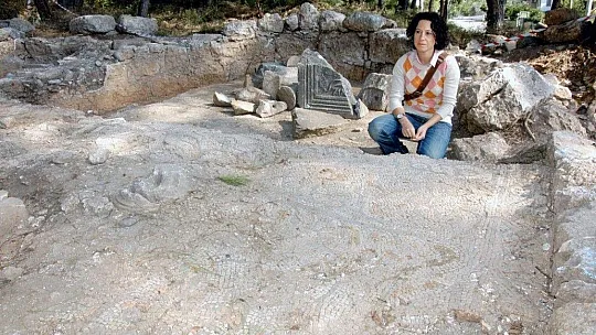 Akyaka'da tarihi kaleden sonra 2 kilise bulundu
