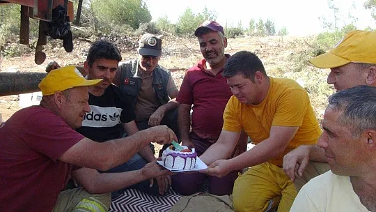 Alev savaşçısına sürpriz doğum günü