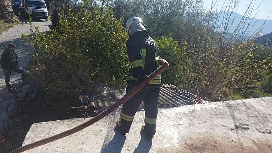 Alevlerin arasından itfaiye ekipleri kurtardı