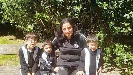 Almanya'da yangında ölen anne ve 3 çocuğu gözyaşlarıyla toprağa verildi