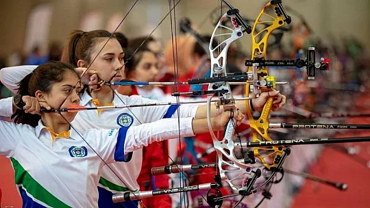 Altın Kızlar Kürsüyü Kimseye Bırakmadı