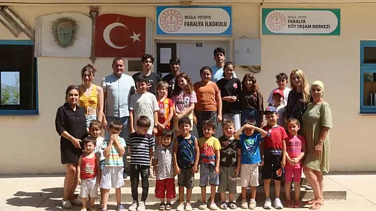 Faralya'daki çocuklar dolu dolu yaz tatili geçiriyor