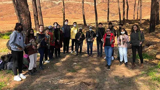 Anadolu İmam Hatip Lisesi öğrencileri fidan dikti