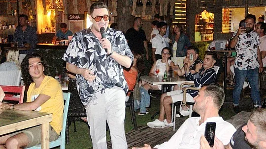 Annesini kaybeden Metin Arolat: 'Hayata tutunmaya çalışıyorum'