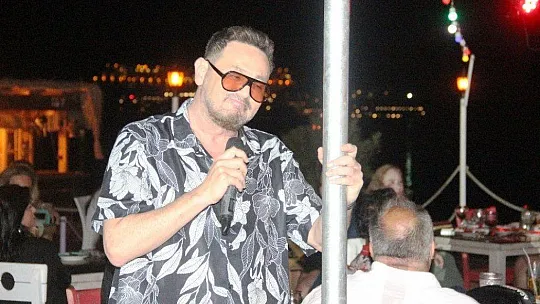 Annesini kaybeden Metin Arolat: 'Hayata tutunmaya çalışıyorum'