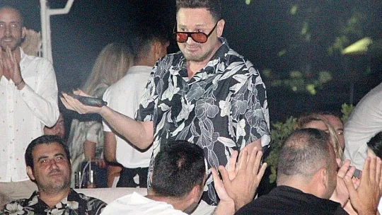 Annesini kaybeden Metin Arolat: 'Hayata tutunmaya çalışıyorum'