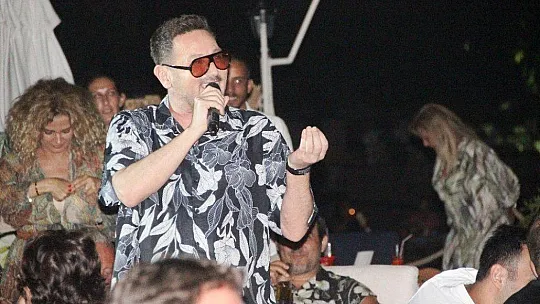 Annesini kaybeden Metin Arolat: 'Hayata tutunmaya çalışıyorum'