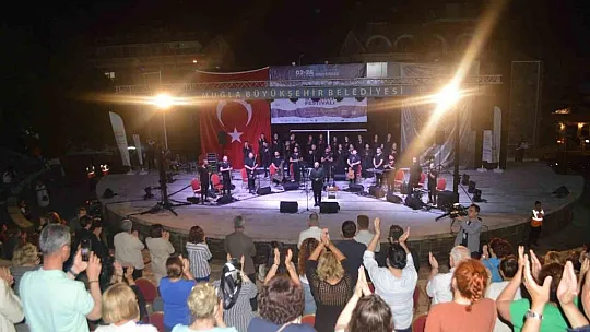 Antakya Medeniyetler Korosu onur konuğu olarak konser verdi