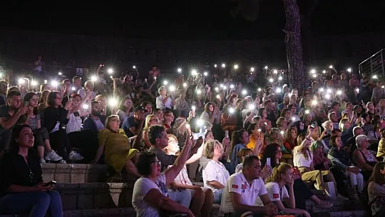 Antakya Medeniyetler Korosu onur konuğu olarak konser verdi