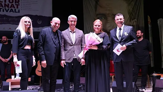 Antakya Medeniyetler Korosu onur konuğu olarak konser verdi