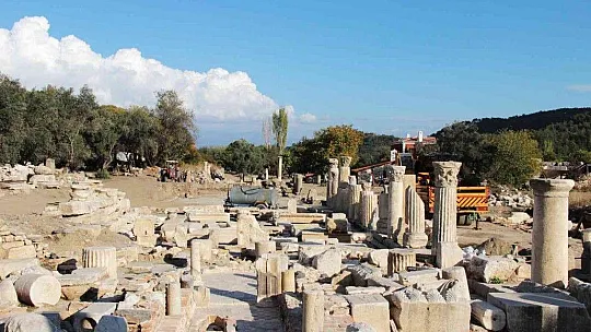 Antik dönemin en geniş caddesi ayağa kaldırılıyor