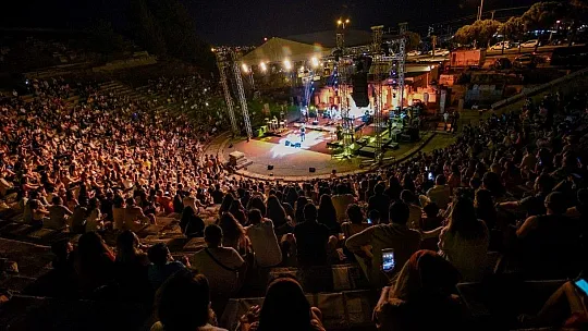 Antik tiyatroda konserler Mabel Matiz'le başladı