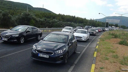 Araç kuyruğunun bir ucu Aydın'da, bir ucu Muğla'da